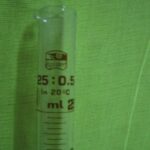 استوانه مدرج 25 میلی لیتری ساخت آلمان - تصویر 2