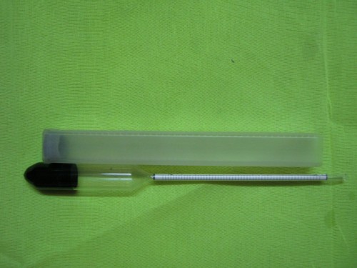 IMG_1396-e1387880870458 هیدرومتر ( چگالی سنج ) 850-900 ساخت انگلستان - تصویر 1